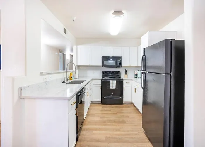 Hidden Gem In 2 Bed, 2 Bath