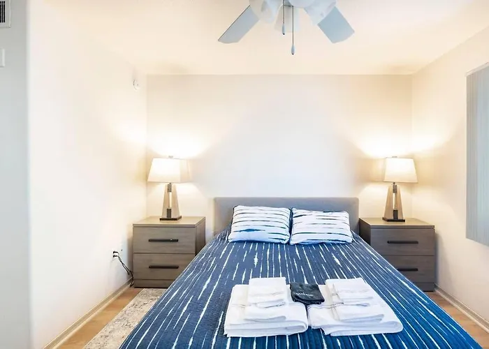 Hidden Gem In 2 Bed, 2 Bath *